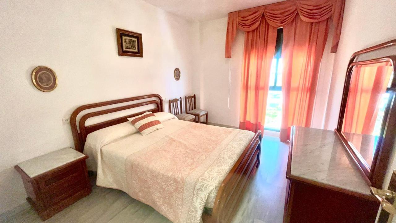 Primera Linea Playa , Front Line Beach Торемолинос Екстериор снимка